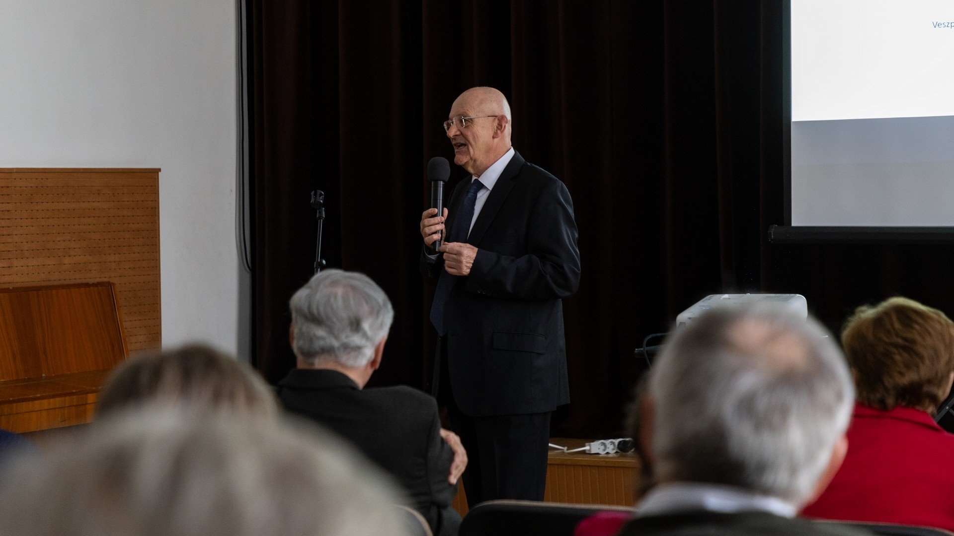 Gránit klub 2025. október